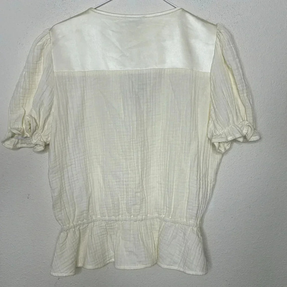 S'edge Apparel Mila Dark Romantic blouse in Frosting size Medium NWOT - Picture 3 of 5